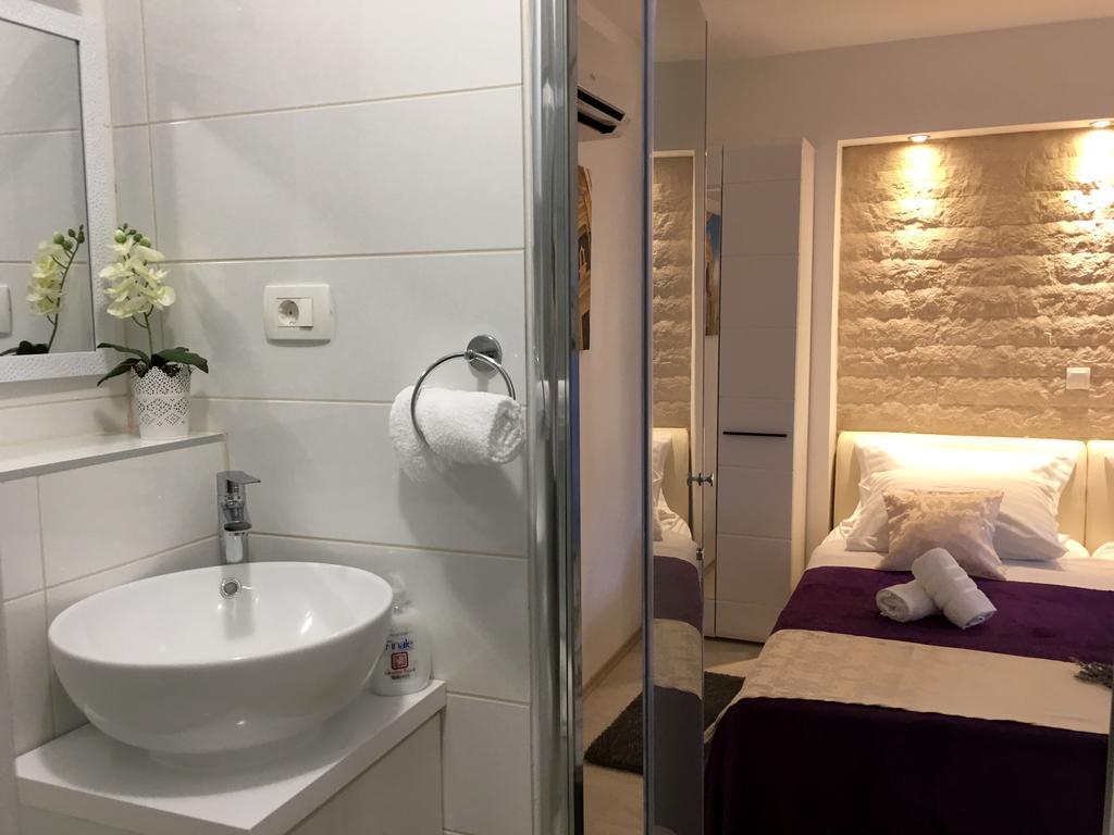 Central Split Rooms And Apartments Paese Exterior foto